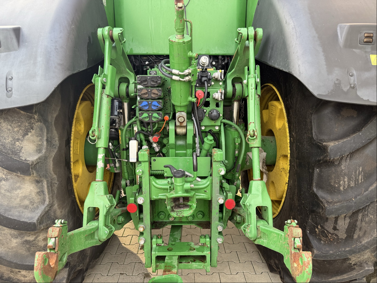 John Deere 7310R AutoPower - Трактор: снимка 3 John Deere 7310R AutoPower - Трактор: снимка 3