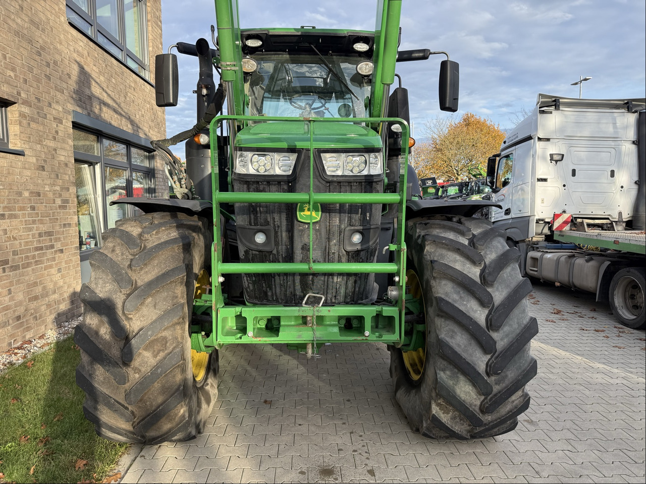 John Deere 7310R AutoPower - Трактор: снимка 5 John Deere 7310R AutoPower - Трактор: снимка 5