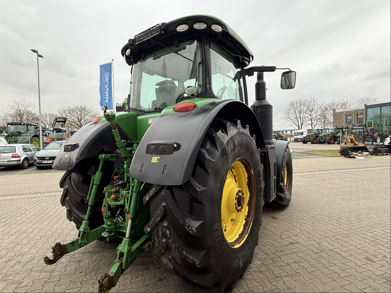 John Deere 8320 R E23 - Трактор: снимка 5 John Deere 8320 R E23 - Трактор: снимка 5