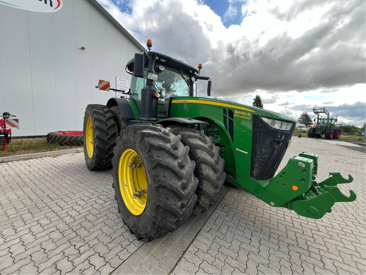 John Deere 8400 R - Трактор: снимка 1 John Deere 8400 R - Трактор: снимка 1