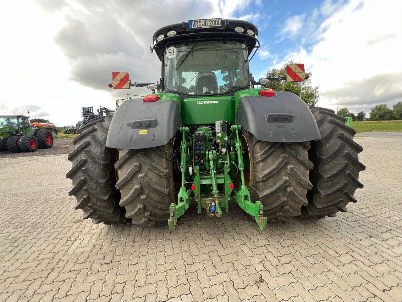 John Deere 8R 400 - Трактор: снимка 4 John Deere 8R 400 - Трактор: снимка 4
