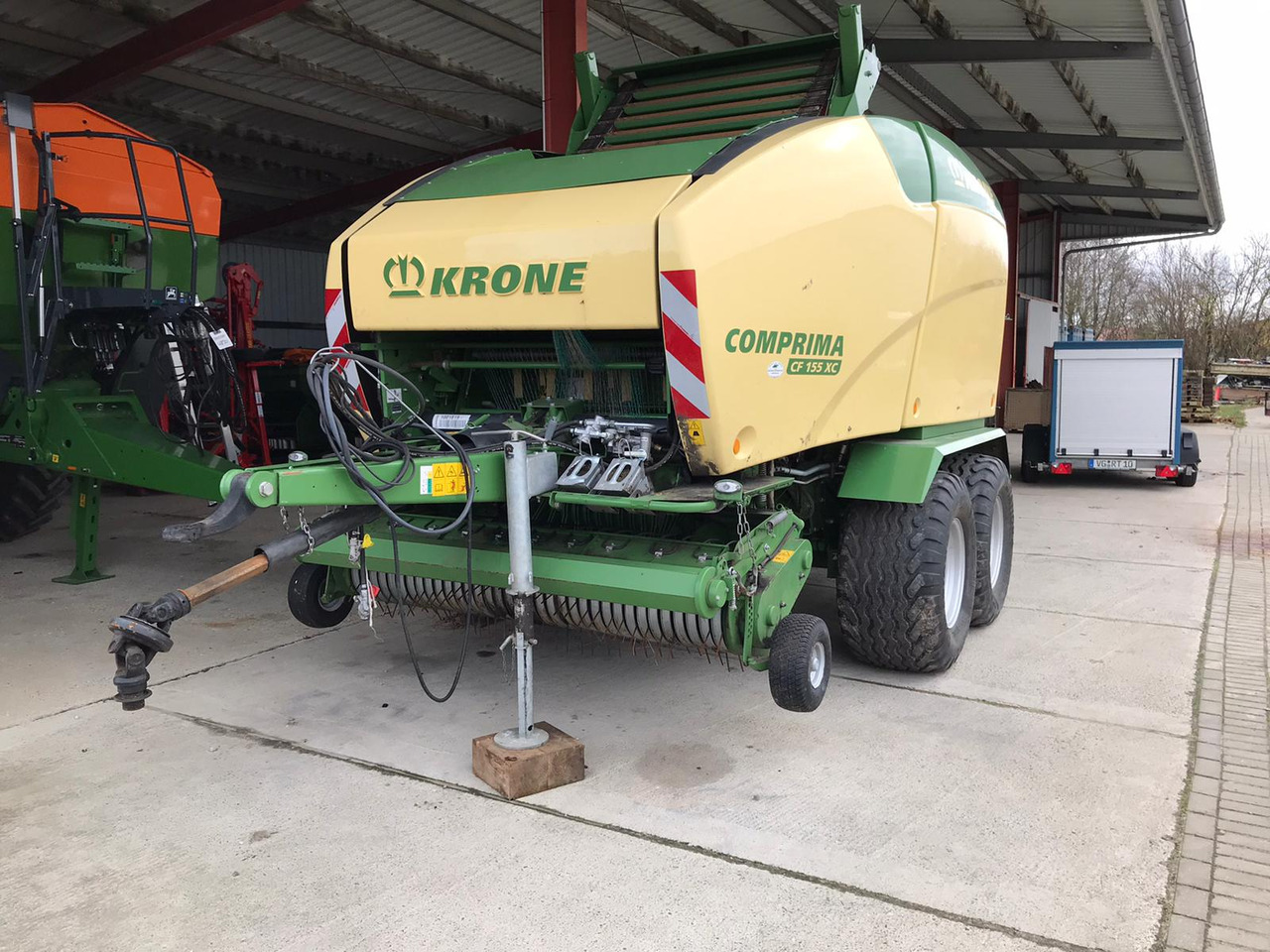 Krone Comprima CF 155 XC - Машина за сено и фураж: снимка 1 Krone Comprima CF 155 XC - Машина за сено и фураж: снимка 1