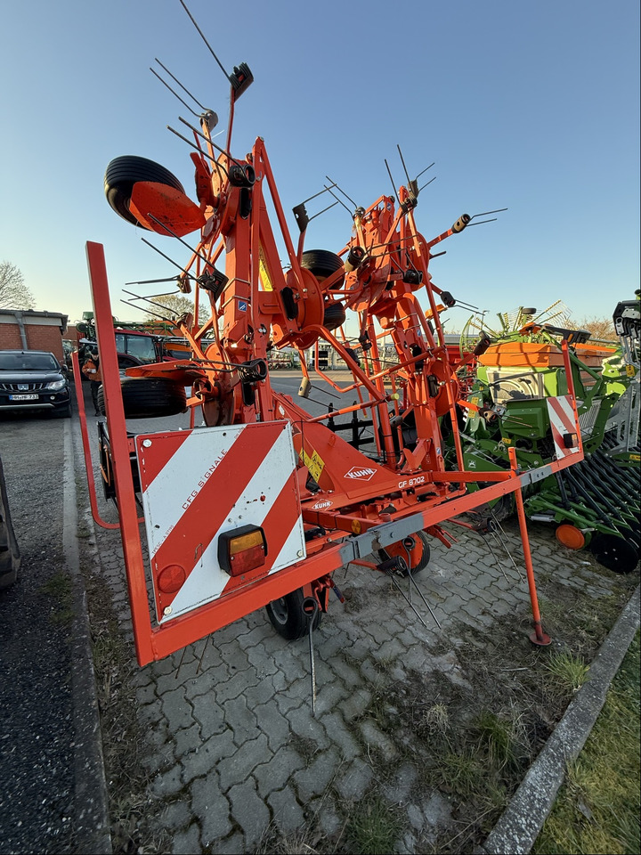 Kuhn Heuwender GF 8702 - Гребло/ Сенообръщачка: снимка 4 Kuhn Heuwender GF 8702 - Гребло/ Сенообръщачка: снимка 4