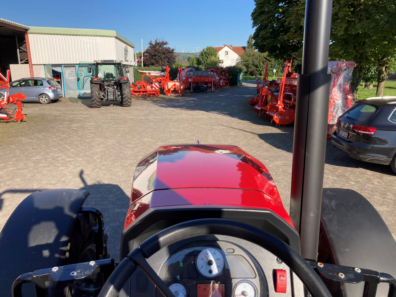Massey Ferguson 4708 M Plattform Essential - Трактор: снимка 4 Massey Ferguson 4708 M Plattform Essential - Трактор: снимка 4