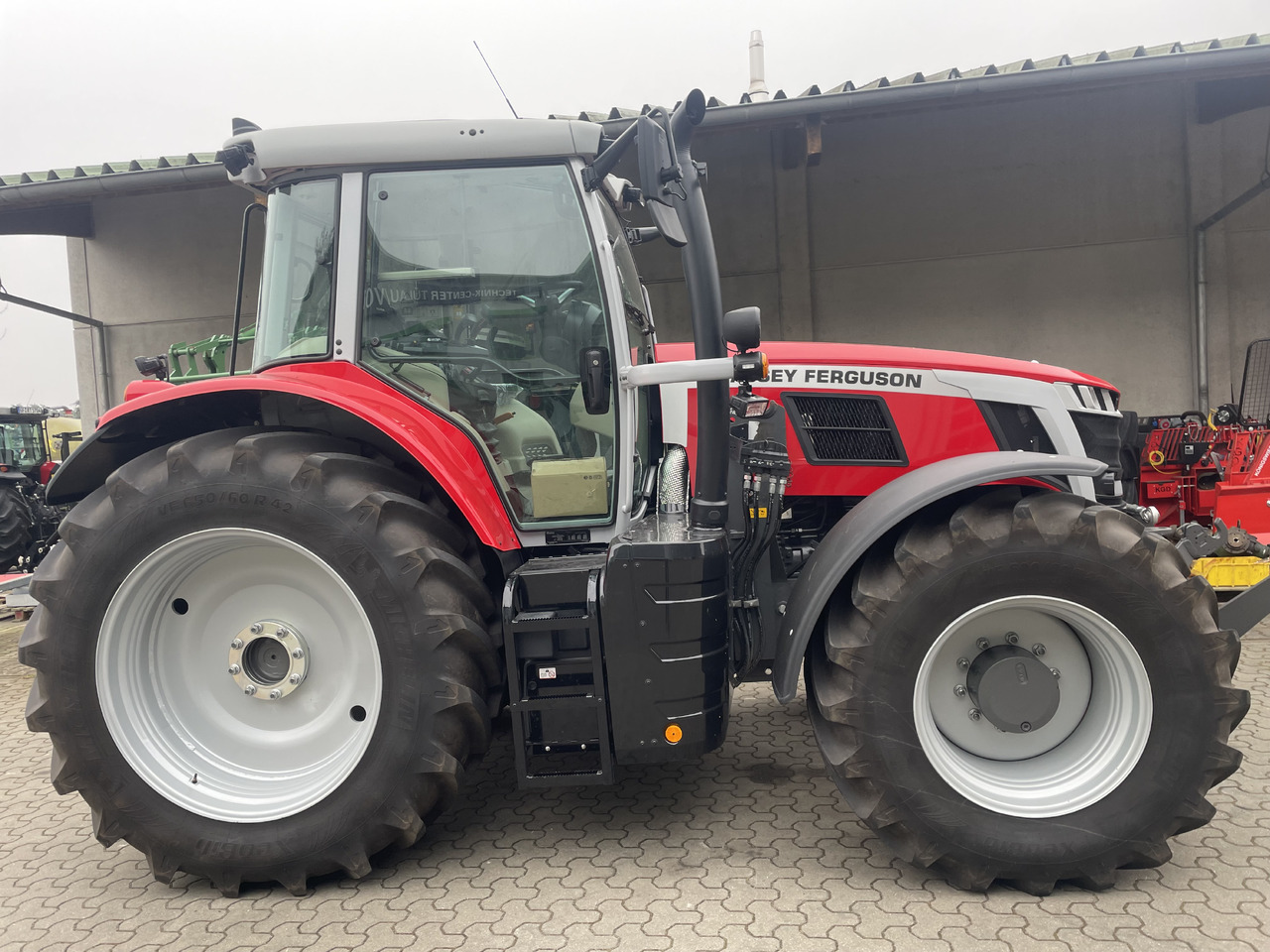 Massey Ferguson 7S.210 Dyna-VT EXCLUSIVE - Трактор: снимка 1 Massey Ferguson 7S.210 Dyna-VT EXCLUSIVE - Трактор: снимка 1