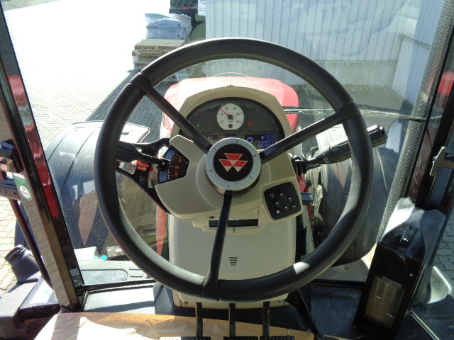 Massey Ferguson 8737 DVT Exclusive - Трактор: снимка 2 Massey Ferguson 8737 DVT Exclusive - Трактор: снимка 2