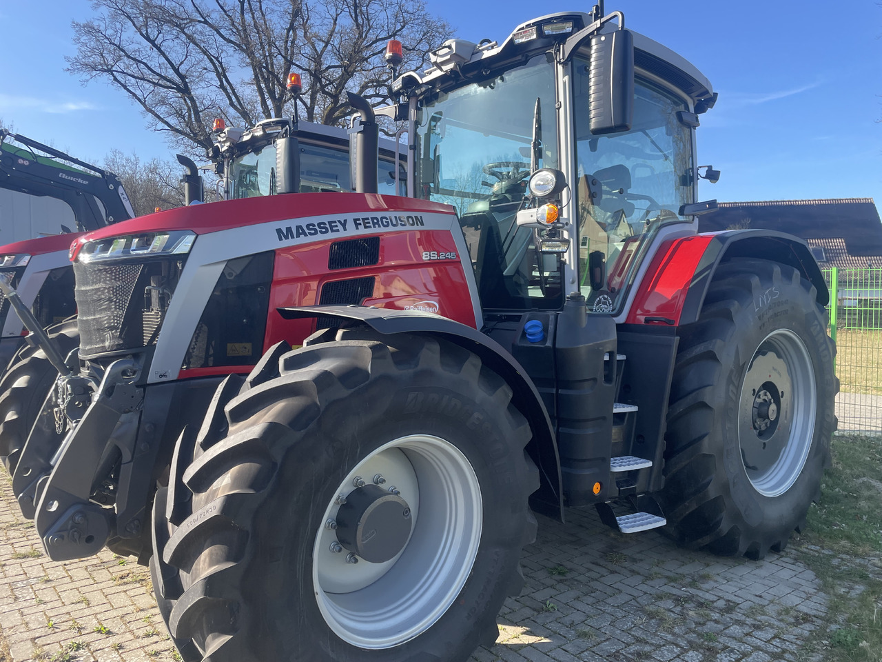 Massey Ferguson 8S.245 Dyna-VT EXCLUSIVE - Трактор: снимка 1 Massey Ferguson 8S.245 Dyna-VT EXCLUSIVE - Трактор: снимка 1