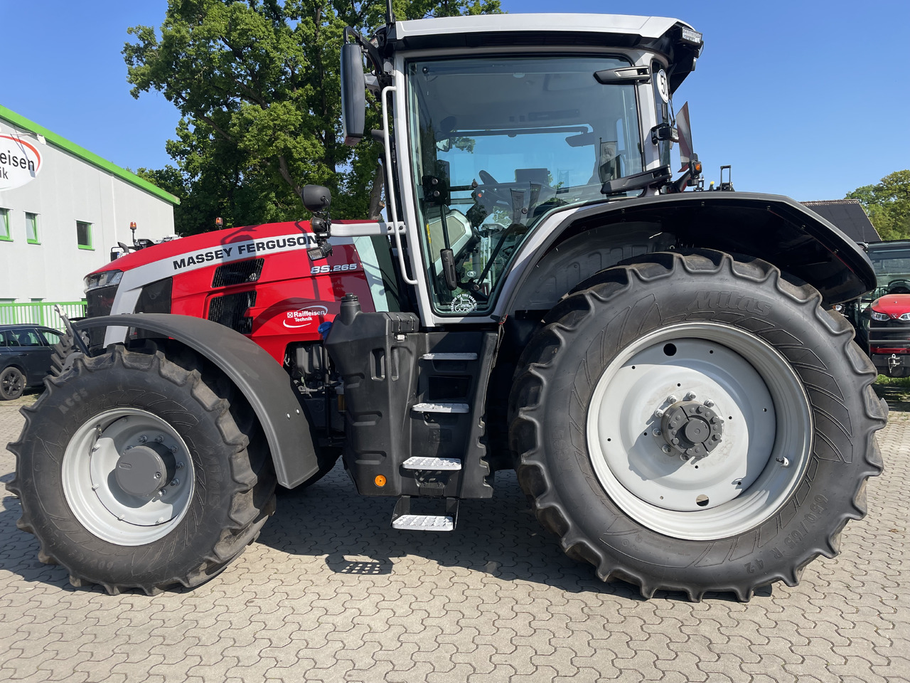 Massey Ferguson 8S.265 Dyna-VT EXCLUSIVE - Трактор: снимка 1 Massey Ferguson 8S.265 Dyna-VT EXCLUSIVE - Трактор: снимка 1