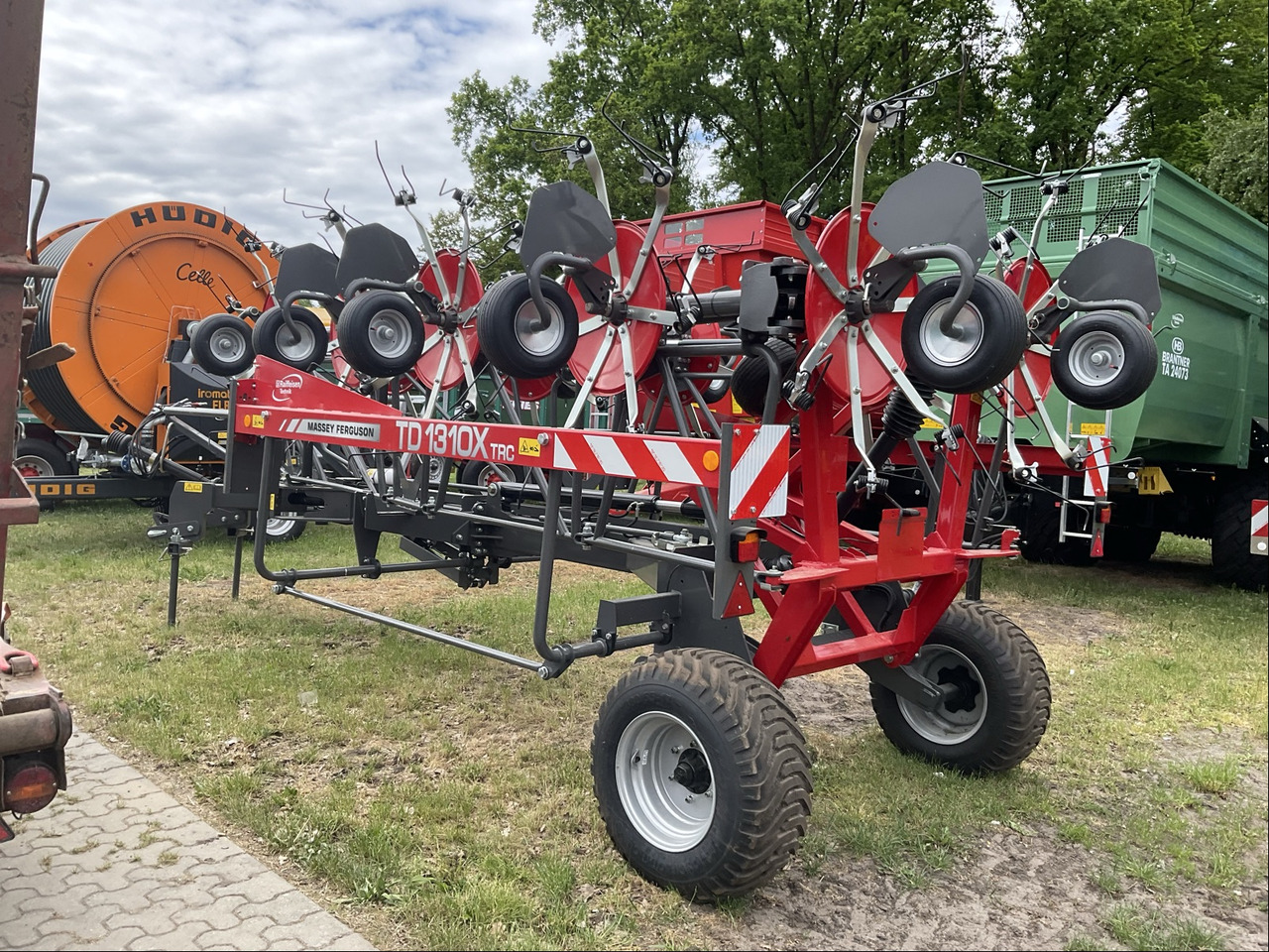 Massey Ferguson TD 1310X TRC - Гребло/ Сенообръщачка: снимка 1 Massey Ferguson TD 1310X TRC - Гребло/ Сенообръщачка: снимка 1