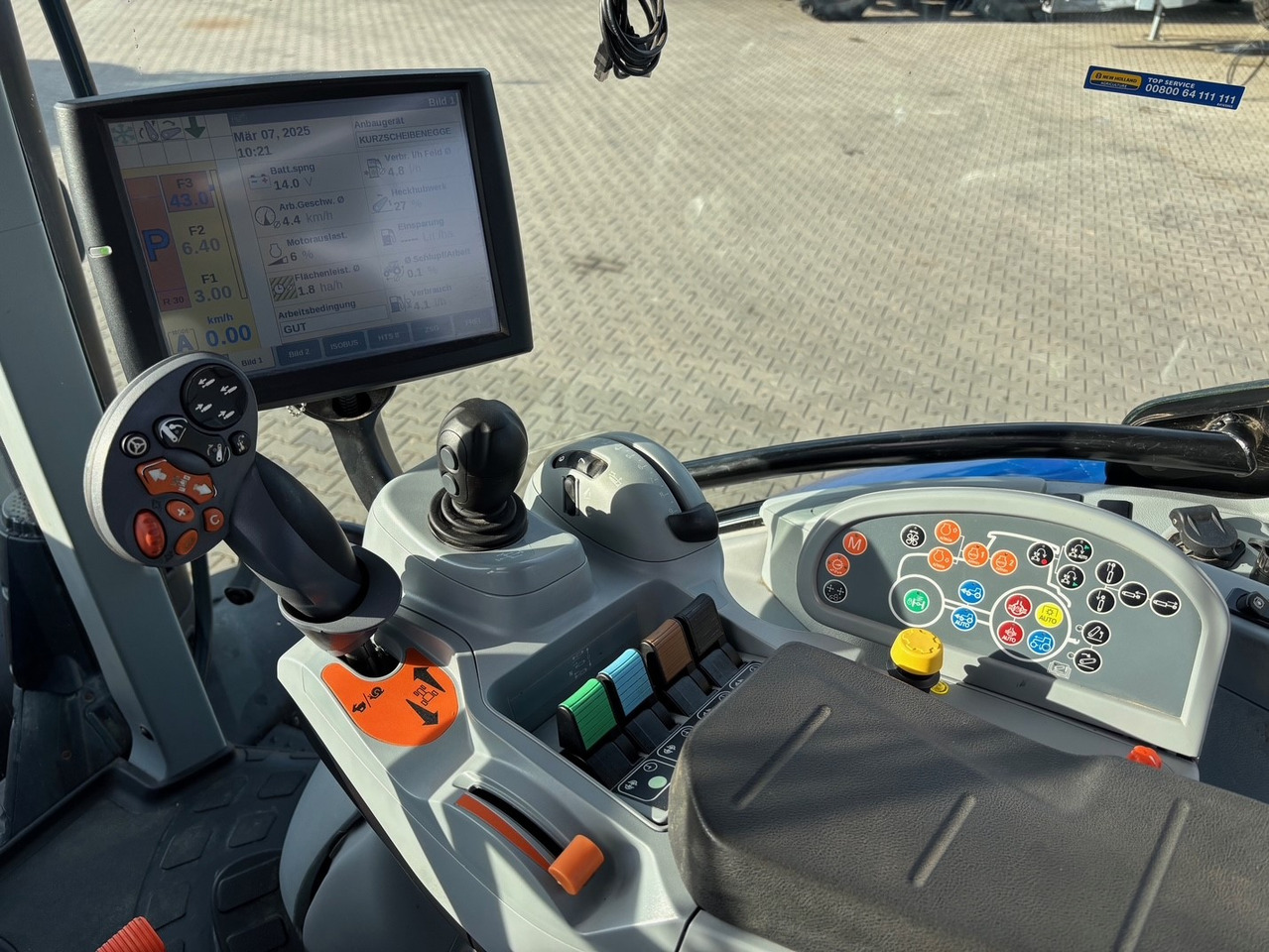 New Holland T 7.270 AC - Трактор: снимка 3 New Holland T 7.270 AC - Трактор: снимка 3