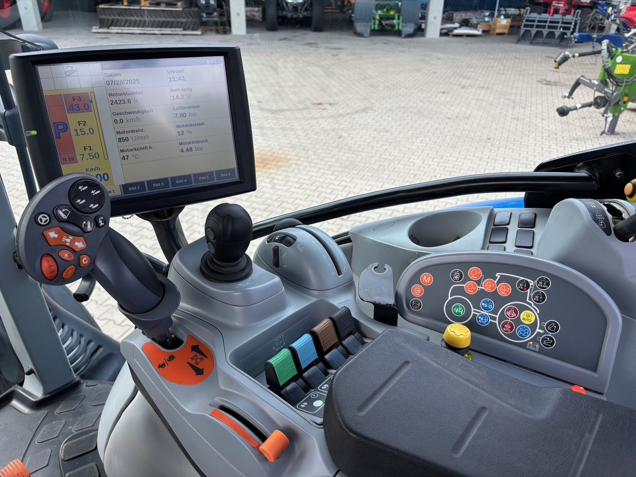 New Holland T6.140 Auto Command - Трактор: снимка 3 New Holland T6.140 Auto Command - Трактор: снимка 3
