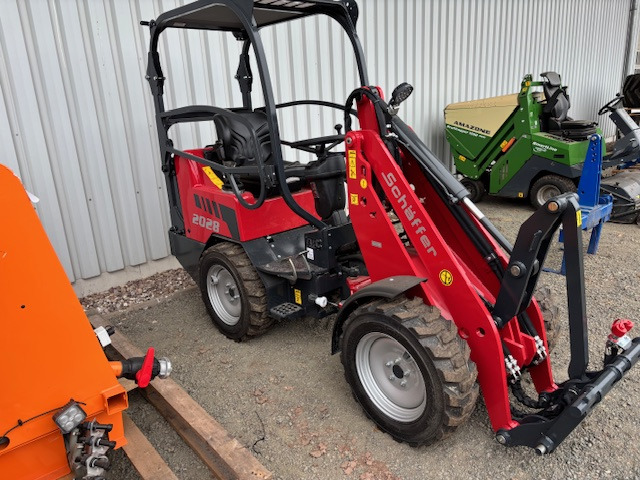 Schäffer Hoflader 2028-2 - Колесен товарач: снимка 4 Schäffer Hoflader 2028-2 - Колесен товарач: снимка 4