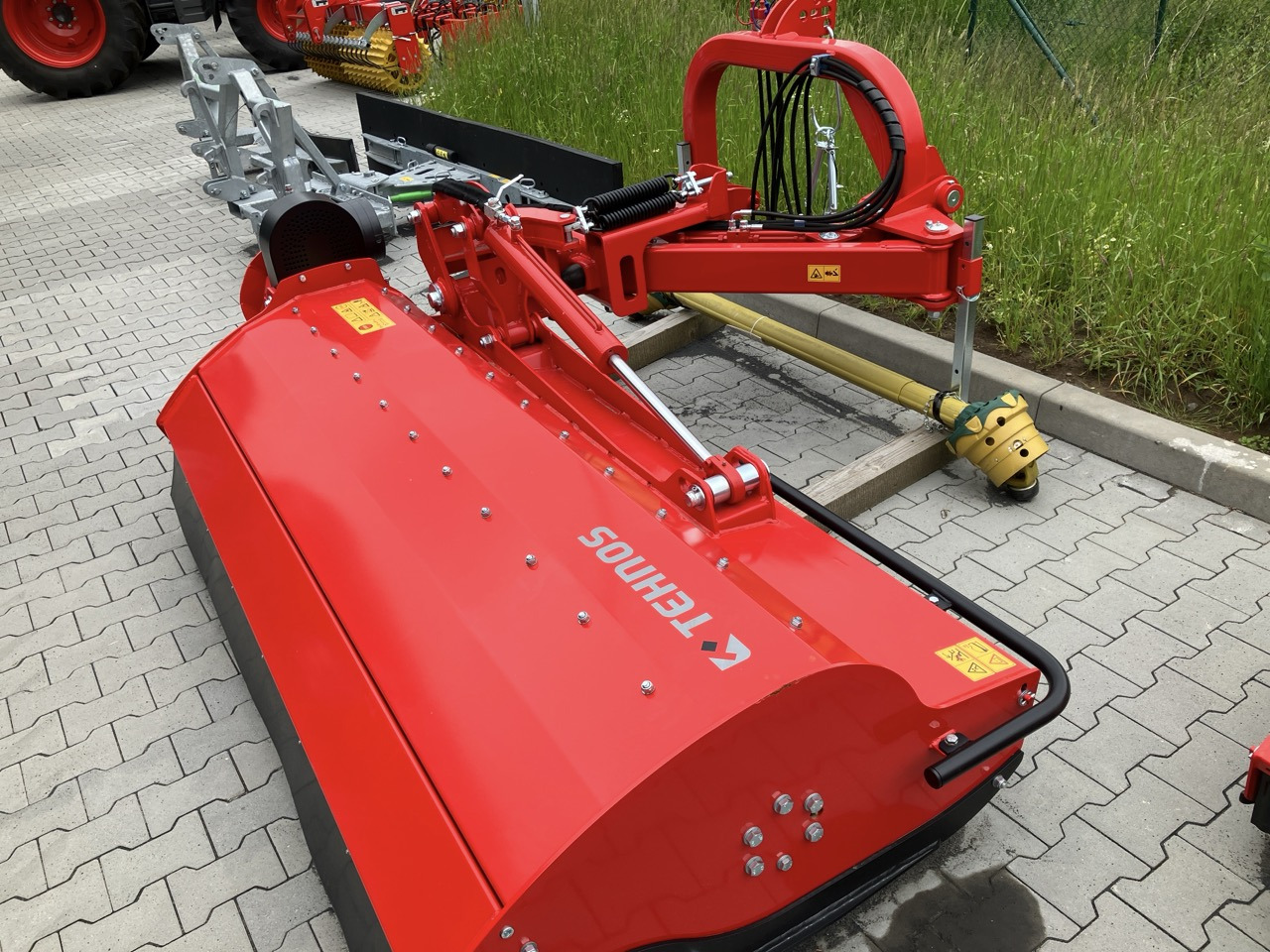 Tehnos Mulcher MB 220R PROFI LW - Косачка-шредер: снимка 1 Tehnos Mulcher MB 220R PROFI LW - Косачка-шредер: снимка 1