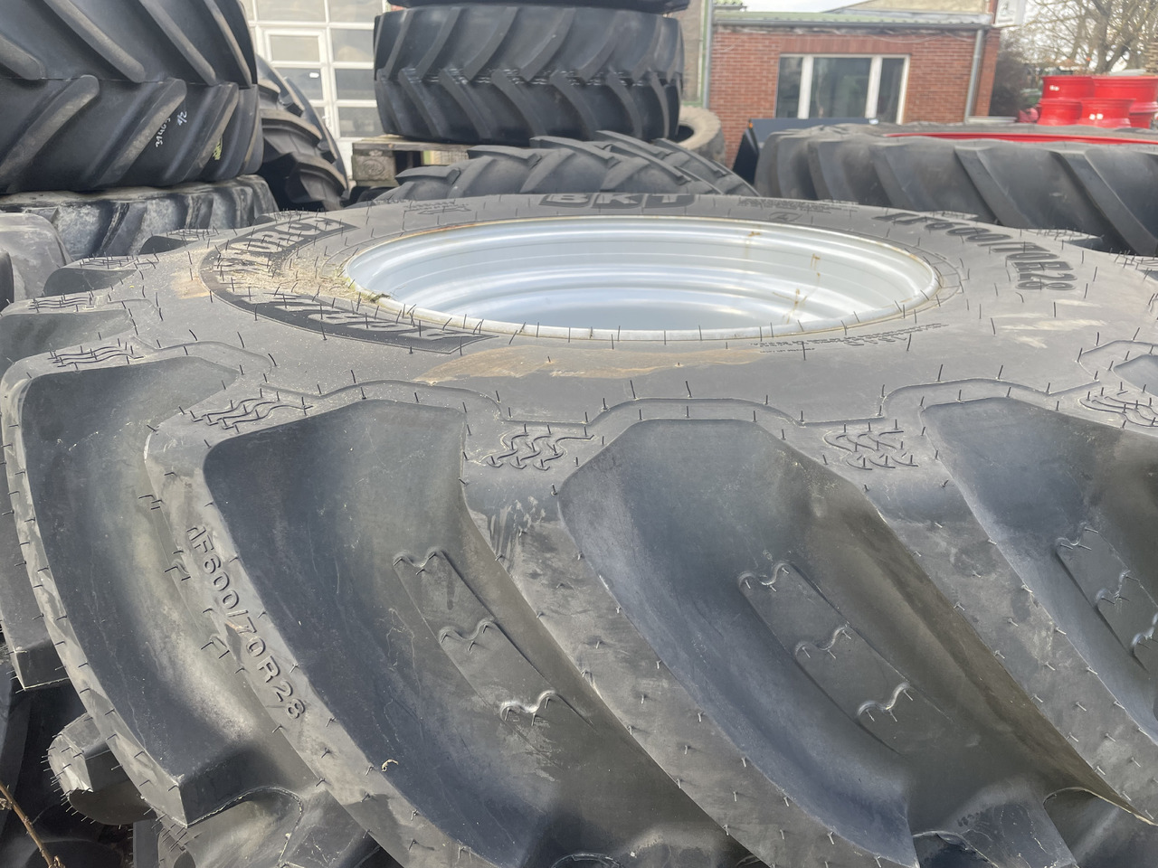 Trelleborg BKT IF 600/70R28 - Гуми и джанти: снимка 1 Trelleborg BKT IF 600/70R28 - Гуми и джанти: снимка 1