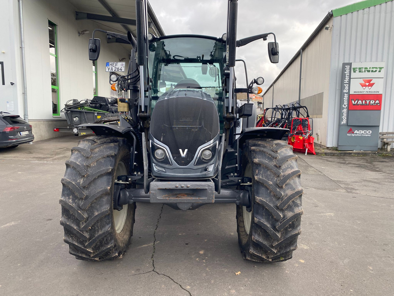 Valtra A 104 MH4 - Трактор: снимка 4 Valtra A 104 MH4 - Трактор: снимка 4