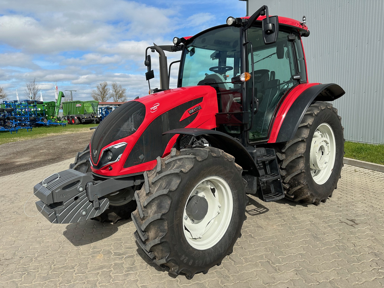 Трактор Valtra A105 MH: снимка 7