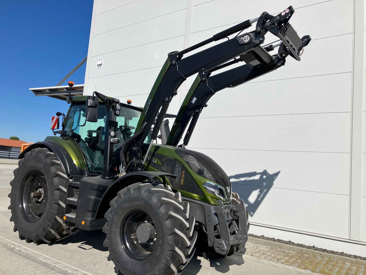 Valtra Q285 - Трактор: снимка 4 Valtra Q285 - Трактор: снимка 4