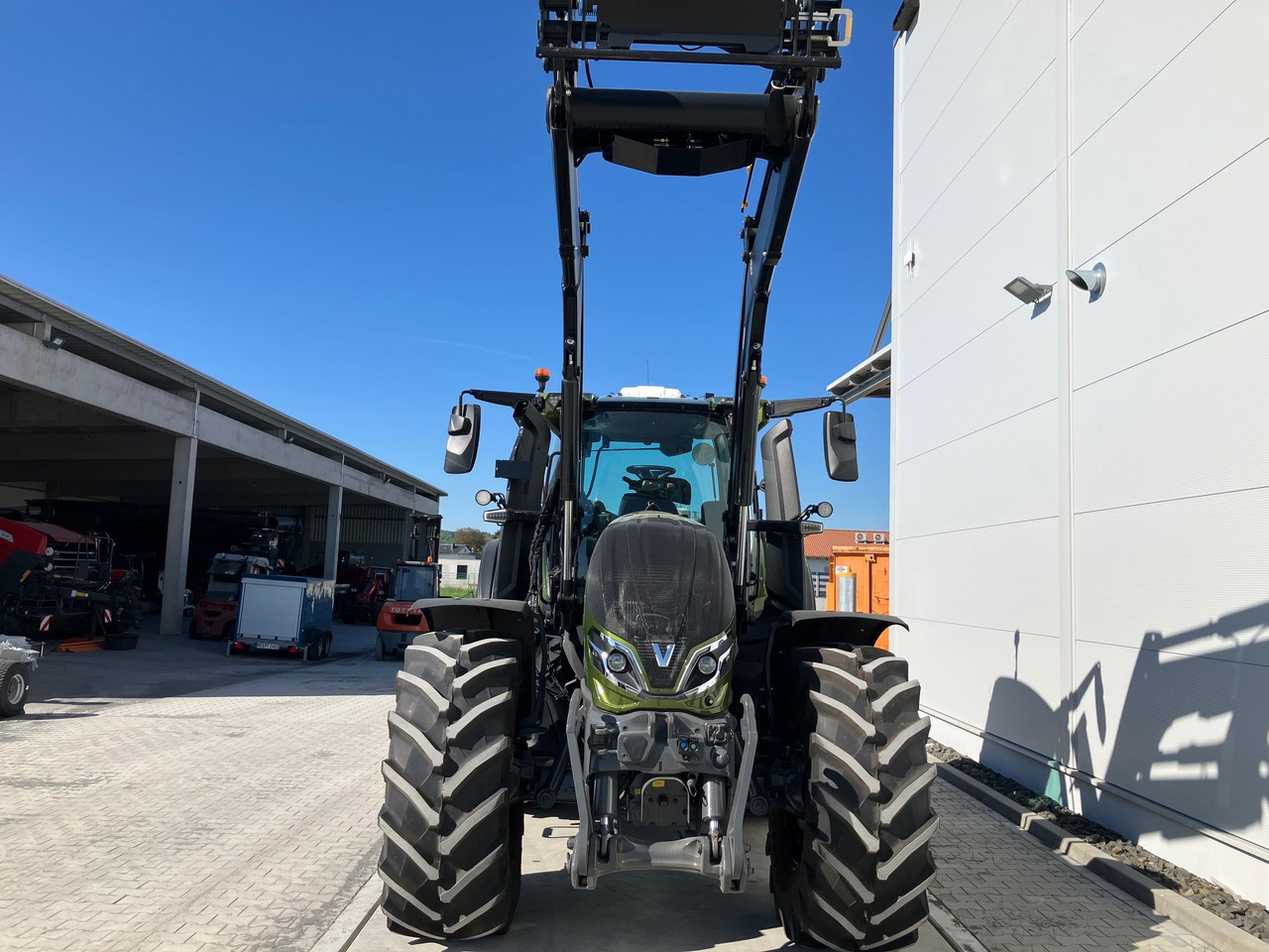 Valtra Q285 - Трактор: снимка 5 Valtra Q285 - Трактор: снимка 5