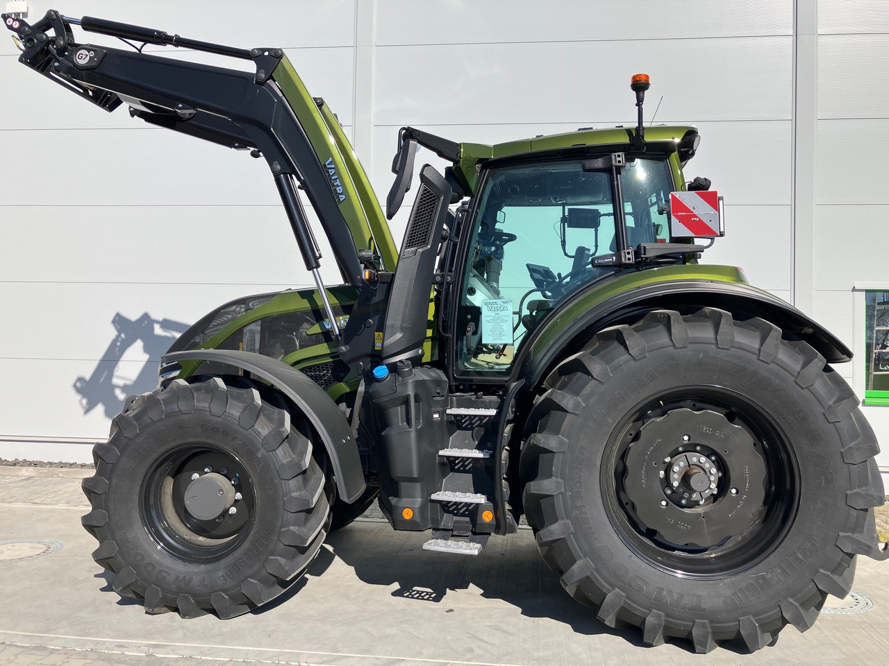 Valtra Q285 - Трактор: снимка 1 Valtra Q285 - Трактор: снимка 1