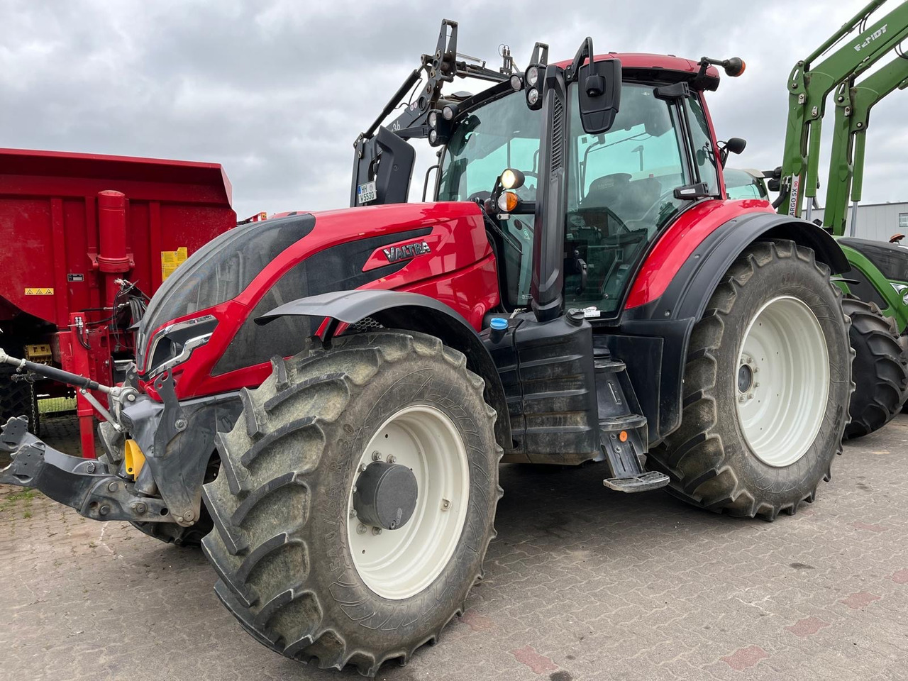 Valtra T 175 Active - Трактор: снимка 1 Valtra T 175 Active - Трактор: снимка 1