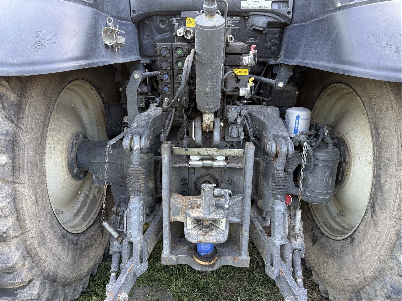 Valtra T 254 Versu - Трактор: снимка 2 Valtra T 254 Versu - Трактор: снимка 2