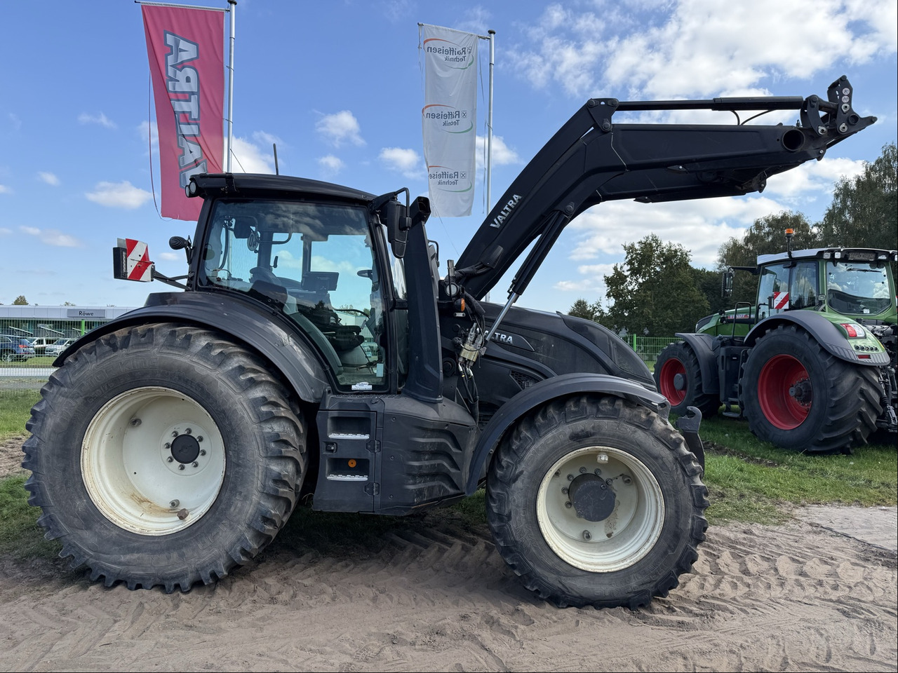 Valtra T 254 Versu - Трактор: снимка 5 Valtra T 254 Versu - Трактор: снимка 5