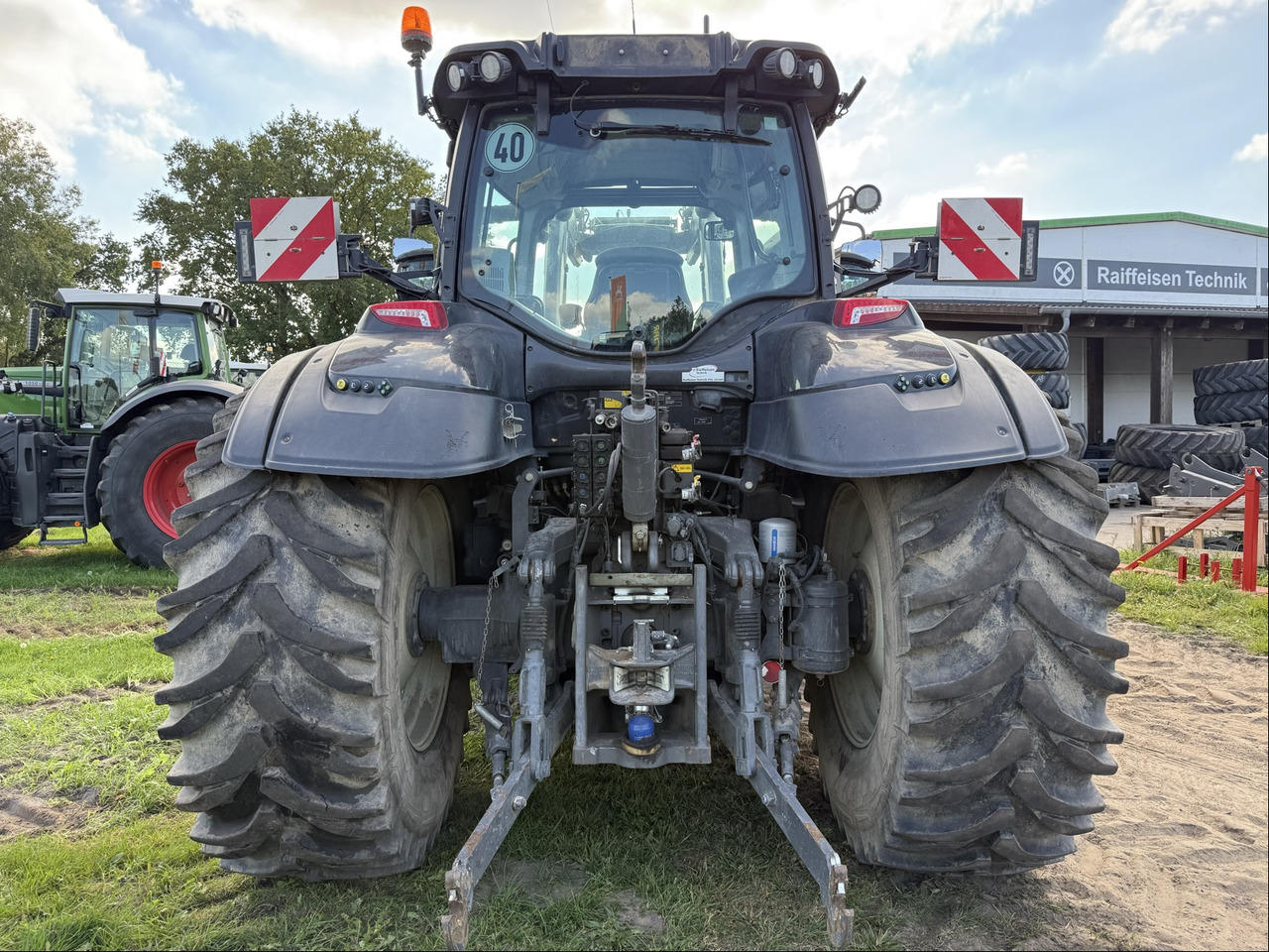 Valtra T 254 Versu - Трактор: снимка 3 Valtra T 254 Versu - Трактор: снимка 3