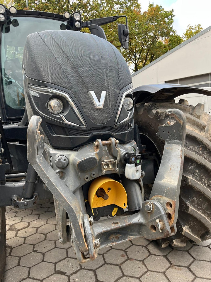 Трактор Valtra T214 Direct TwinTrac: снимка 6