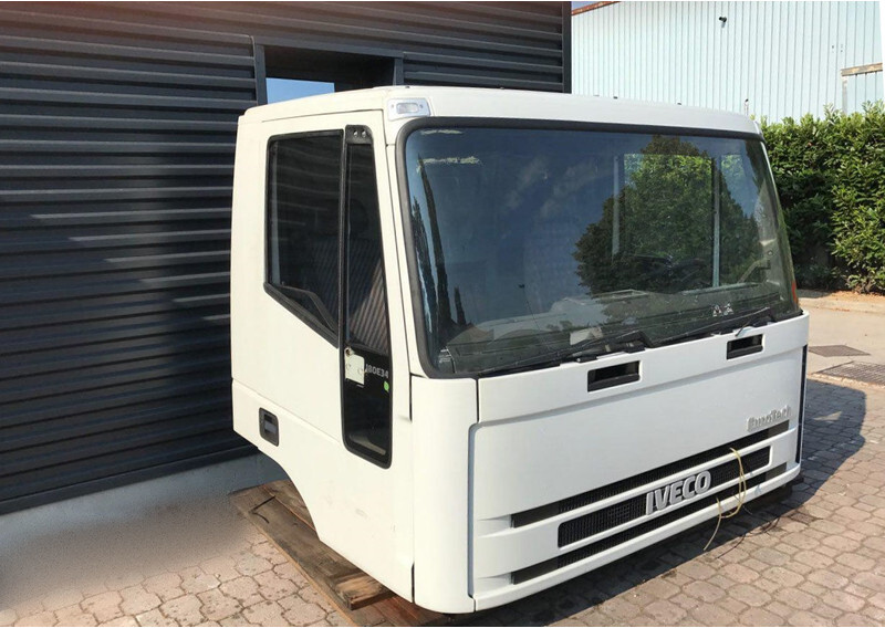 Iveco Eurotech - Eurotrakker Euro 3 - Кабина и интериор за Камион: снимка 3 Iveco Eurotech - Eurotrakker Euro 3 - Кабина и интериор за Камион: снимка 3