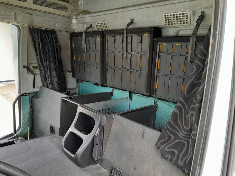 Кабина и интериор за Камион Iveco Stralis AT HI-ROAD: снимка 7