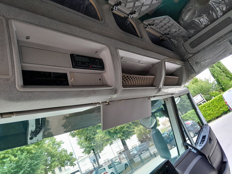 Кабина и интериор за Камион Iveco Stralis AT HI-ROAD: снимка 9