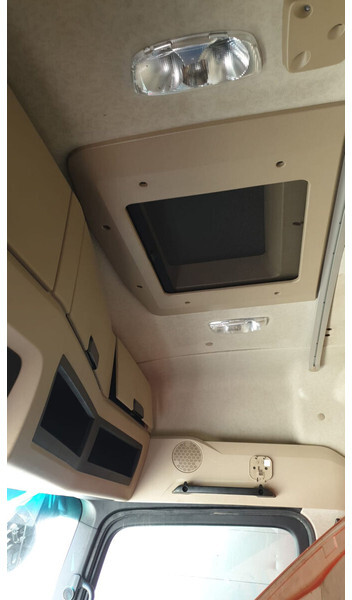 Mercedes-Benz Actros MP4 euro 6 - Кабина и интериор за Камион: снимка 4 Mercedes-Benz Actros MP4 euro 6 - Кабина и интериор за Камион: снимка 4