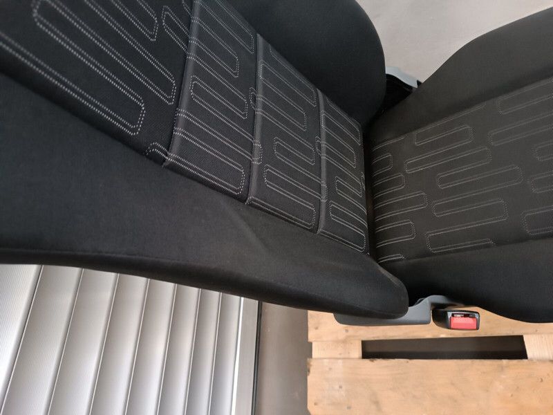 Mercedes-Benz MANUAL - Седалка за Камион: снимка 5 Mercedes-Benz MANUAL - Седалка за Камион: снимка 5