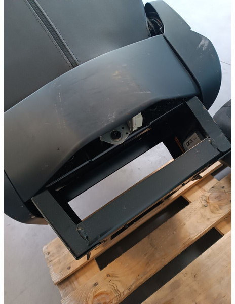 Mercedes-Benz RH+LH - DX+SX - Седалка за Камион: снимка 3 Mercedes-Benz RH+LH - DX+SX - Седалка за Камион: снимка 3