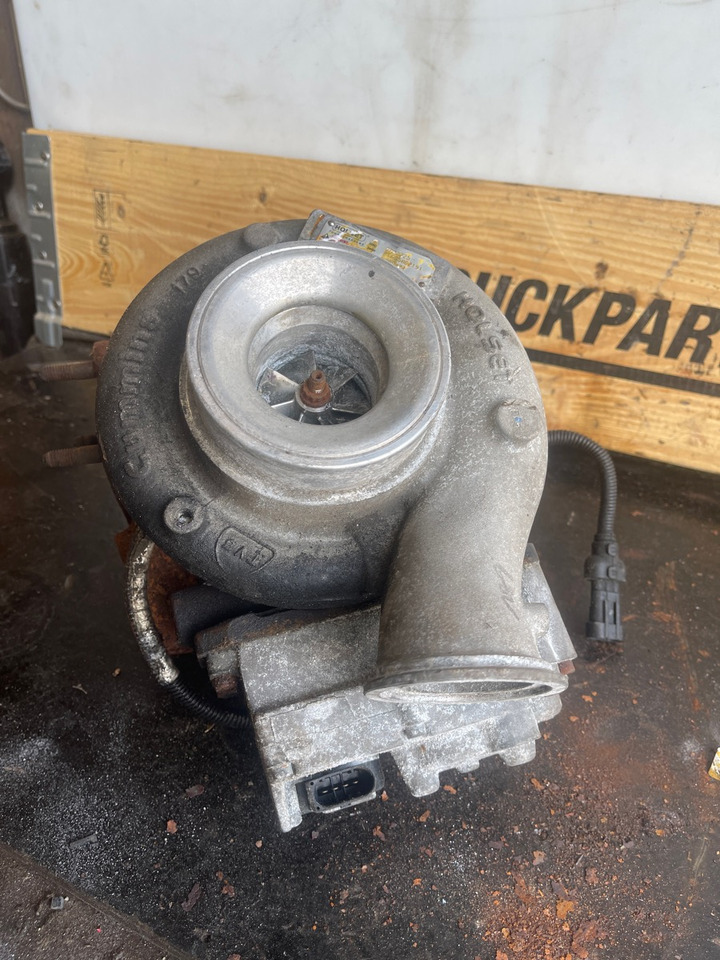 CUMMINGS TURBOCHARGER 3792225 - Двигател и части за Камион: снимка 2 CUMMINGS TURBOCHARGER 3792225 - Двигател и части за Камион: снимка 2