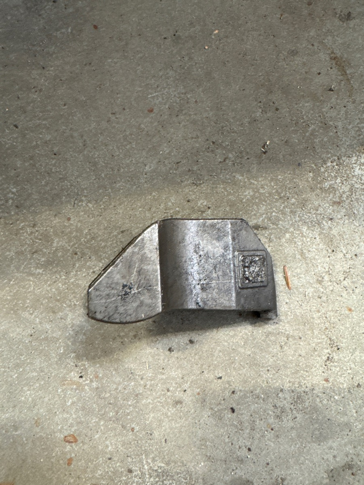 DAF BRACKET INJEKTOR 1791123 - Двигател и части за Камион: снимка 1 DAF BRACKET INJEKTOR 1791123 - Двигател и части за Камион: снимка 1