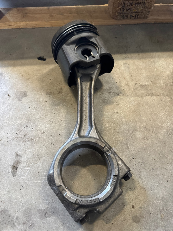 DAF CONROD 2104874 + PISTONS 2132582 - Двигател и части за Камион: снимка 2 DAF CONROD 2104874 + PISTONS 2132582 - Двигател и части за Камион: снимка 2