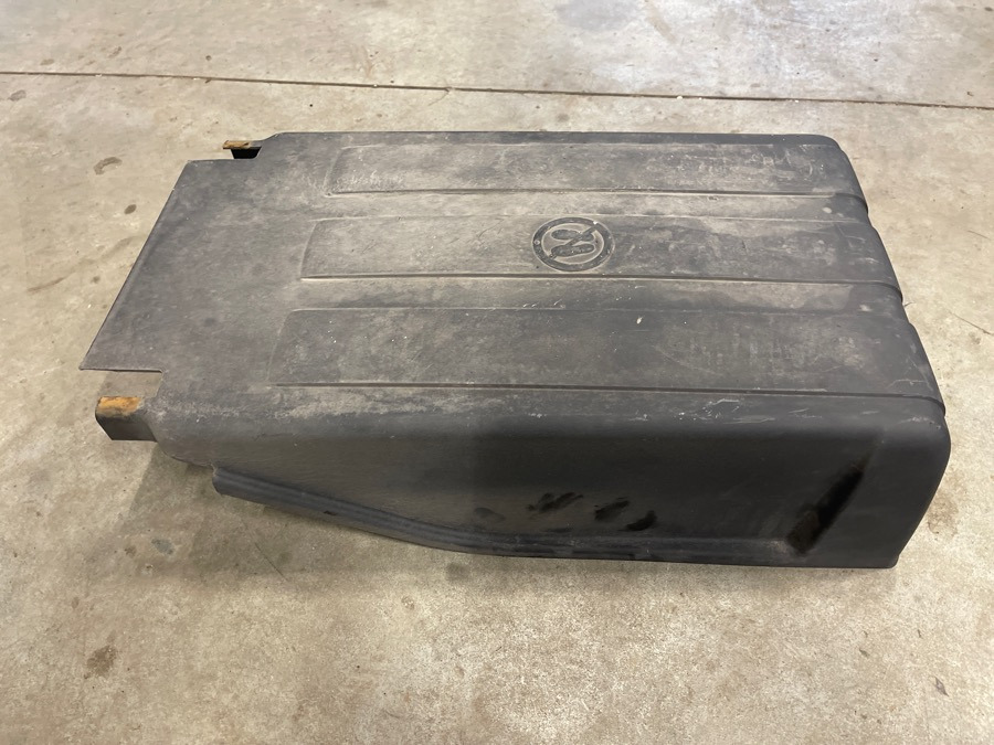 MAN BATTERY COVER 81.41860-0241 - Акумулатор за Камион: снимка 1 MAN BATTERY COVER 81.41860-0241 - Акумулатор за Камион: снимка 1