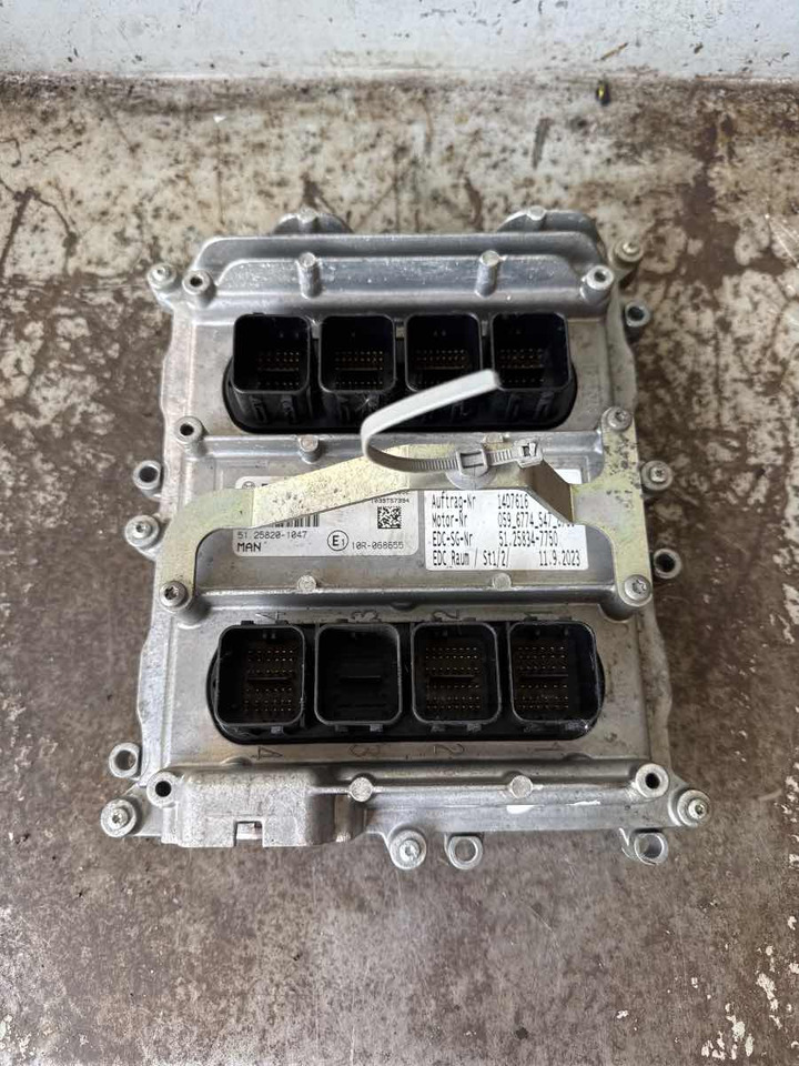 MAN ENGINE ECU 51.25834-7750 - Електрическа система за Камион: снимка 1 MAN ENGINE ECU 51.25834-7750 - Електрическа система за Камион: снимка 1
