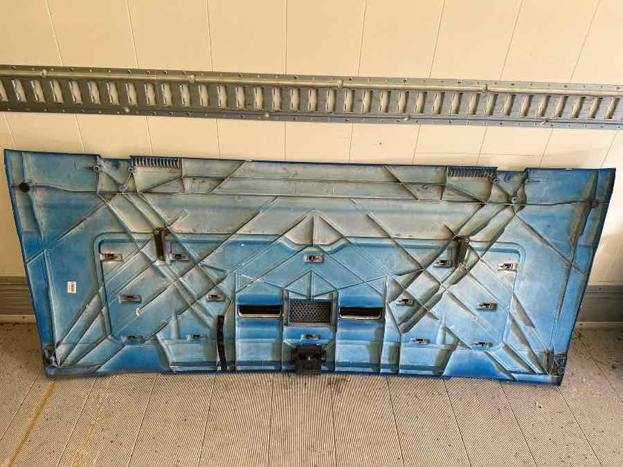 MAN FRONT GRILL 81.61110-0063 - Каросерия и екстериор за Камион: снимка 2 MAN FRONT GRILL 81.61110-0063 - Каросерия и екстериор за Камион: снимка 2