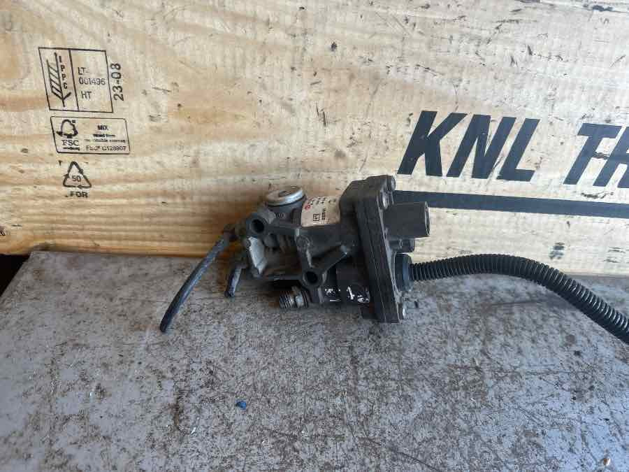 MAN MAGNET VALVE RETRADER 51.52160-0002 - Спирачен клапан за Камион: снимка 1 MAN MAGNET VALVE RETRADER 51.52160-0002 - Спирачен клапан за Камион: снимка 1