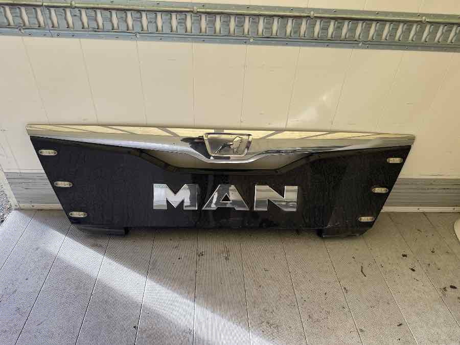 MAN MIDDEL FRONT PANEL 81.61150-6094 - Каросерия и екстериор за Камион: снимка 1 MAN MIDDEL FRONT PANEL 81.61150-6094 - Каросерия и екстериор за Камион: снимка 1