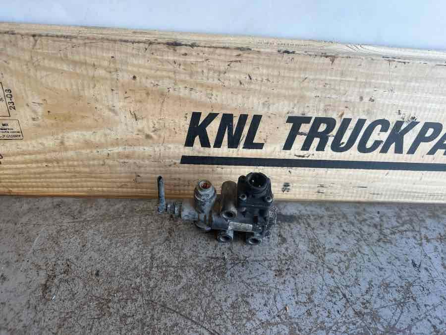 MAN VALVE 51.25902-0084 - Спирачен клапан за Камион: снимка 1 MAN VALVE 51.25902-0084 - Спирачен клапан за Камион: снимка 1