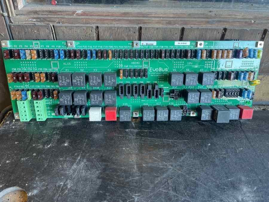 MERCEDES ELECTRIC SWITCH PANEL A0055463340 - Електрическа система за Автобус: снимка 2 MERCEDES ELECTRIC SWITCH PANEL A0055463340 - Електрическа система за Автобус: снимка 2