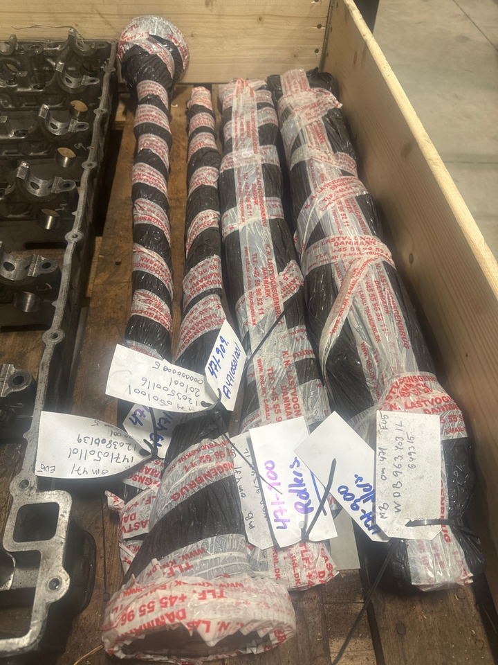 MERCEDES ROLLER ASSY - Двигател и части за Камион: снимка 1 MERCEDES ROLLER ASSY - Двигател и части за Камион: снимка 1