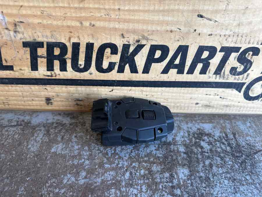 RENAULT LEVER SWITCH 21708999 - Кабина и интериор за Камион: снимка 1 RENAULT LEVER SWITCH 21708999 - Кабина и интериор за Камион: снимка 1