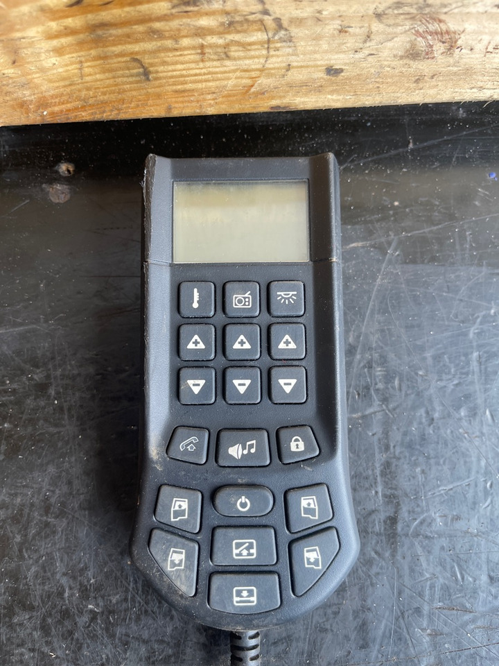 RENAULT REMOTE PANEL 7422133150 - Кабина и интериор за Камион: снимка 1 RENAULT REMOTE PANEL 7422133150 - Кабина и интериор за Камион: снимка 1