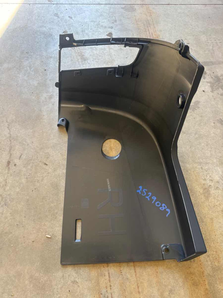 SCANIA BUMPER CORNER 2529089 - Каросерия и екстериор за Камион: снимка 2 SCANIA BUMPER CORNER 2529089 - Каросерия и екстериор за Камион: снимка 2