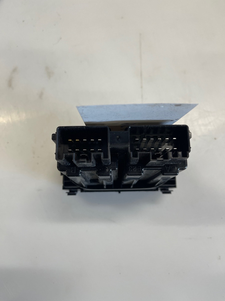 SCANIA CONTRTOL PANEL 2595736 - Табло за Камион: снимка 3 SCANIA CONTRTOL PANEL 2595736 - Табло за Камион: снимка 3