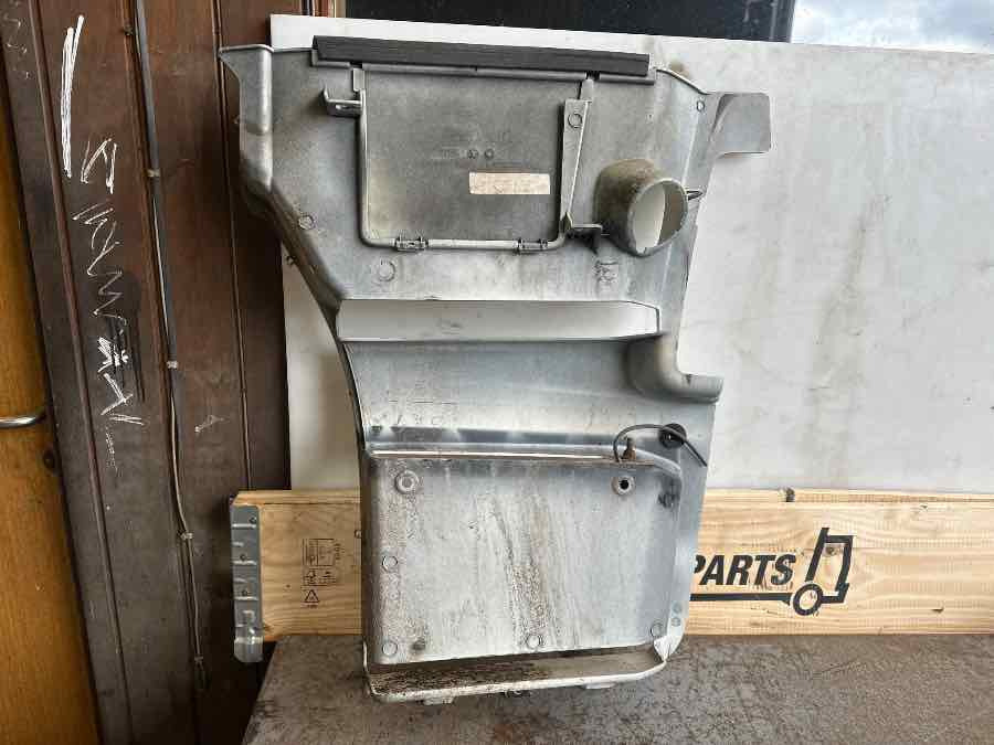 SCANIA STEP PLATE 2559301 - Каросерия и екстериор за Камион: снимка 2 SCANIA STEP PLATE 2559301 - Каросерия и екстериор за Камион: снимка 2